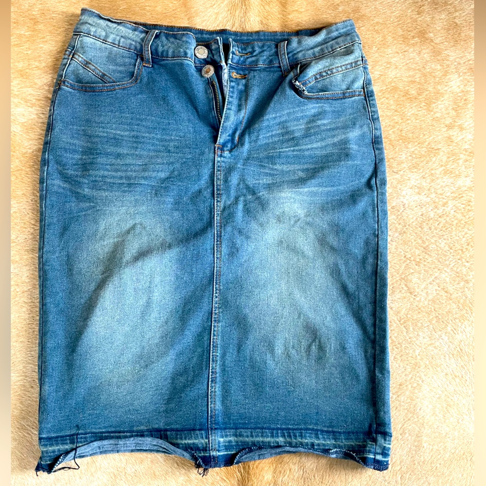 Stretchy Knee Length Denim Skirt